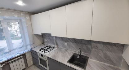 Продам квартиру 2-х комнатную с общей площадью 50.9м2, 2/5 эт., на улице Подольских курсантов ул, г. Йошкар-Ола, Марий Эл респ., Россия, агентство Интернет-партнер. Фотография №1