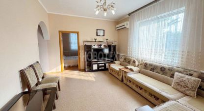 Продам дом 4-х комнатный с общей площадью 96.6м2, г. Курганинск, Краснодарский край, Россия, агентство Интернет-партнер. Фотография №1