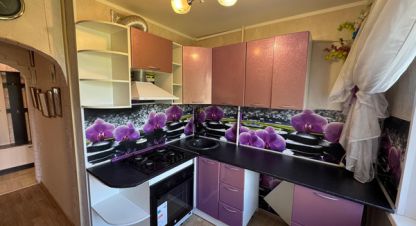 Продам квартиру 2-х комнатную с общей площадью 44.3м2, 3/5 эт., на улице Энергетиков ул, Ленинский район район, г. Челябинск, Челябинская обл., Россия, агентство Интернет-партнер. Фотография №1