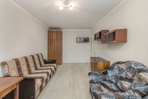 Продам квартиру 1 комнатную с общей площадью 29.9м2, 3/5 эт., на улице Дзержинского ул, Ленинский район район, г. Челябинск, Челябинская обл., Россия, агентство Интернет-партнер