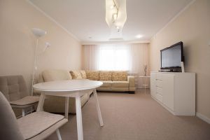 Продам дом 6-ти комнатный с общей площадью 231м2, на улице Мира ул, г. Ханты-Мансийск, Ханты-Мансийский авт. окр., Россия, агентство Интернет-партнер