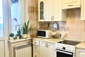 Продам квартиру 1 комнатную с общей площадью 38.2м2, 17/18 эт., на улице сиреневый б-р, Ленинский район, г. Калуга, Калужская обл., Россия, агентство Интернет-партнер