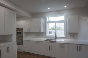 Продам дом 6-ти комнатный с общей площадью 300м2, на улице Лесопарковая ул, Советский район, г. Рязань, Рязанская обл., Россия, агентство Интернет-партнер