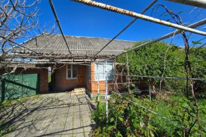 Продам квартиру 3-х комнатную с общей площадью 65.5м2, 1/1 эт., на улице Ленина ул, г. Ильский, Краснодарский край, Россия, агентство Интернет-партнер