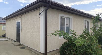 Продам дом 3-х комнатный с общей площадью 80.5м2, на улице Григора бабияна, г. Крымское, Крым авт. респ., Россия, агентство Интернет-партнер. Фотография №1