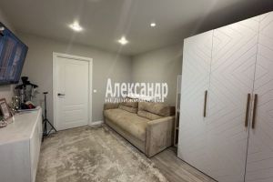 Продам квартиру 2-х комнатную с общей площадью 44м2, 4/5 эт., на улице Оржицы д, г. Оржицы, Ленинградская обл., Россия, агентство Интернет-партнер