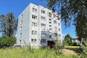 Продам квартиру 1 комнатную с общей площадью 36.7м2, 5/5 эт., на улице Юбилейная ул, г. Кирпичное, Ленинградская обл., Россия, агентство Интернет-партнер