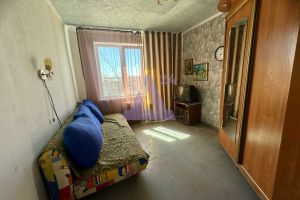 Продам квартиру 2-х комнатную с общей площадью 42.2м2, 7/9 эт., на улице Островского, Ленинский район, г. Барнаул, Алтайский край, Россия, агентство АН Династия 24