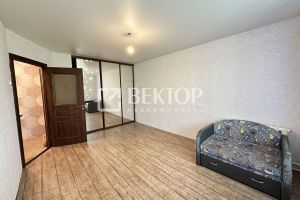 Продам квартиру 1 комнатную с общей площадью 30м2, 5/5 эт., на улице Мкр якиманиха, Фабричный район, г. Кострома, Костромская обл., Россия, агентство Вектор