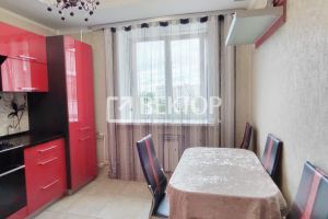 Продам квартиру 3-х комнатную с общей площадью 70м2, 7/9 эт., на улице Свердлова, г. Кострома, Костромская обл., Россия, агентство Вектор