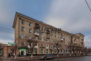 Сдам квартиру 3-х комнатную с общей площадью 79м2, 6/6 эт., на улице Декабристов, г. Казань, Татарстан респ., Россия, агентство Арслан