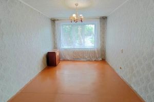 Продам квартиру 2-х комнатную с общей площадью 54.1м2, 1/9 эт., на улице Волгоградская, г. Оренбург, Оренбургская обл., Россия, агентство Бюро недвижимости Быстровой