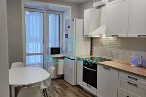 Сдам квартиру 1 комнатную с общей площадью 50м2, 8/9 эт., на улице Гагарина, г. Осиново, Татарстан респ., Россия, агентство Платина