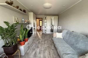 Продам квартиру 2-х комнатную с общей площадью 47м2, 5/5 эт., на улице Володарского пер, г. Каменск-Шахтинский, Ростовская обл., Россия, агентство АН Черника