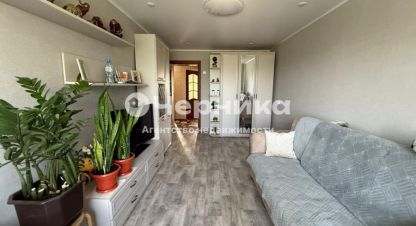 Продам квартиру 2-х комнатную с общей площадью 47м2, 5/5 эт., на улице Володарского пер, г. Каменск-Шахтинский, Ростовская обл., Россия, агентство АН Черника. Фотография №1