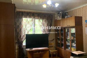 Продам квартиру 3-х комнатную с общей площадью 57м2, 1/2 эт., на улице Ученическая, г. Каменск-Шахтинский, Ростовская обл., Россия, агентство АН Черника