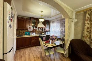 Продам квартиру 3-х комнатную с общей площадью 58.4м2, 3/5 эт., на улице Ленина, г. Шахты, Ростовская обл., Россия, агентство АН Черника