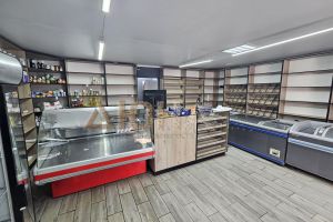 Продам торговое помещение с общей площадью 100.5м2, на улице Победы, г. Галич, Костромская обл., Россия, агентство Дюна