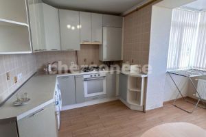 Продам квартиру 5-ти комнатную с общей площадью 180м2, 8/9 эт., на улице Адмирала макарова, Нахимовский район, г. Севастополь, Крым авт. респ., Россия, агентство Херсонес Недвижимость