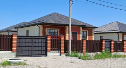 Продам дом 4-х комнатный с общей площадью 110м2, на улице Грушевая, г. Ессентуки, Ставропольский край, Россия, агентство Альфа-Н. Фотография №1