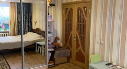 Продам квартиру 2-х комнатную с общей площадью 54м2, 5/5 эт., на улице Болотова ул, г. Алексин, Тульская обл., Россия, агентство Интернет-партнер. Фотография №1