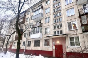 Продам квартиру 3-х комнатную с общей площадью 58.5м2, 5/5 эт., на улице Космонавтов пр-кт, Московский район, г. Санкт-Петербург, Санкт-Петербург, Россия, агентство Интернет-партнер