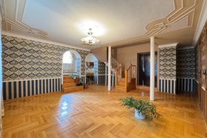 Продам дом 8-ти комнатный с общей площадью 300м2, на улице Мафедзова ул, г. Чегем, Кабардино-Балкария респ., Россия, агентство Интернет-партнер