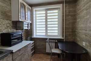 Продам квартиру 2-х комнатную с общей площадью 43.9м2, 1/5 эт., на улице Сахалинская ул, г. Южно-Сахалинск, Сахалинская обл., Россия, агентство Интернет-партнер
