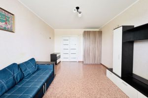 Продам квартиру 3-х комнатную с общей площадью 76.2м2, 9/10 эт., на улице Братьев ткачевых ул, Бежицкий район, г. Брянск, Брянская обл., Россия, агентство Интернет-партнер