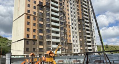 Продам квартиру 2-х комнатную с общей площадью 62м2, 8/19 эт., на улице Мраморный пер, Железнодорожный район, г. Симферополь , Крым авт. респ., Россия, агентство Интернет-партнер. Фотография №1
