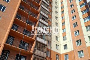 Продам квартиру с общей площадью 28.6м2, 8/17 эт., на улице Партизанской славы б-р, г. Кировск, Ленинградская обл., Россия, агентство Интернет-партнер