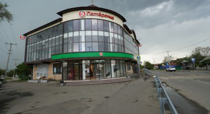 Сдам торговое помещение с общей площадью 800м2, на улице Комарова ул, г. Невинномысск, Ставропольский край, Россия, агентство Интернет-партнер. Фотография №1