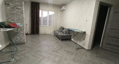Сдам квартиру 2-х комнатную с общей площадью 48м2, 1/1 эт., на улице Красной розы ул, г. Крымское, Крым авт. респ., Россия, агентство Интернет-партнер. Фотография №1