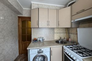 Продам квартиру 2-х комнатную с общей площадью 43.8м2, 4/5 эт., на улице Коммунаров ул, Фокинский район, г. Брянск, Брянская обл., Россия, агентство Интернет-партнер