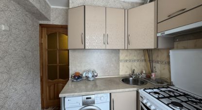 Продам квартиру 2-х комнатную с общей площадью 43.8м2, 4/5 эт., на улице Коммунаров ул, Фокинский район, г. Брянск, Брянская обл., Россия, агентство Интернет-партнер. Фотография №1