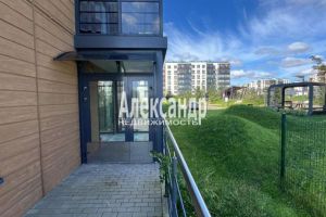 Продам торговое помещение с общей площадью 62.2м2, на улице Рябиновая роща ул, г. Всеволожск, Ленинградская обл., Россия, агентство Интернет-партнер