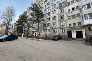Продам квартиру 1 комнатную с общей площадью 35.8м2, 5/9 эт., на улице 60 лет октября ул, Центральный район, г. Симферополь , Крым авт. респ., Россия, агентство Интернет-партнер