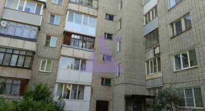 Продам квартиру 2-х комнатную с общей площадью 51.1м2, 3/5 эт., на улице Прудская, г. Новоалтайск, Алтайский край, Россия, агентство АН Династия 24. Фотография №1