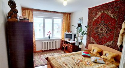 Продам квартиру 2-х комнатную с общей площадью 42.8м2, 4/4 эт., на улице Мира пр-кт, г. Кирово-Чепецк, Кировская обл., Россия, агентство Интернет-партнер. Фотография №1