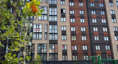 Продам квартиру 1 комнатную с общей площадью 31.9м2, 3/9 эт., на улице Им  генерала корнилова ул, Западный окр район, г. Краснодар, Краснодарский край, Россия, агентство Аурус-Риэлт. Фотография №1