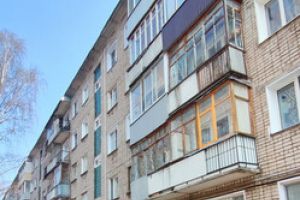 Продам квартиру 3-х комнатную с общей площадью 59.1м2, 4/5 эт., на улице Первомайская ул, г. Кирово-Чепецк, Кировская обл., Россия, агентство Интернет-партнер