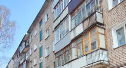 Продам квартиру 3-х комнатную с общей площадью 59.1м2, 4/5 эт., на улице Первомайская ул, г. Кирово-Чепецк, Кировская обл., Россия, агентство Интернет-партнер. Фотография №1