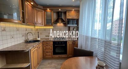Продам квартиру 2-х комнатную с общей площадью 50м2, 3/9 эт., на улице Гагарина ул, г. Выборг, Ленинградская обл., Россия, агентство Интернет-партнер. Фотография №1