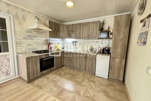 Продам дом 5-ти комнатный с общей площадью 170м2, на улице Зеленая, г. Шарья, Костромская обл., Россия, агентство Вектор