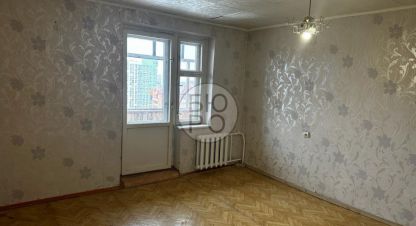 Продам квартиру 1 комнатную с общей площадью 37.5м2, 9/9 эт., на улице Менделеева, г. Уфа, Башкортостан респ., Россия, агентство Бюро. Фотография №1