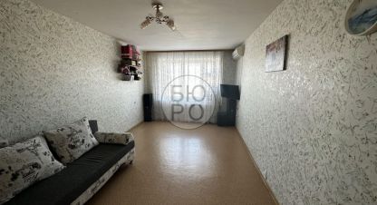 Продам квартиру 3-х комнатную с общей площадью 72м2, 8/9 эт., на улице Лазурная, г. Мариинский, Башкортостан респ., Россия, агентство Бюро. Фотография №1