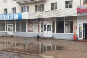 Продам торговое помещение с общей площадью 90м2, на улице Худайбердина, г. Стерлитамак, Башкортостан респ., Россия, агентство Бюро