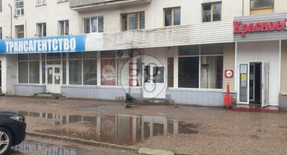 Продам торговое помещение с общей площадью 90м2, на улице Худайбердина, г. Стерлитамак, Башкортостан респ., Россия, агентство Бюро. Фотография №1