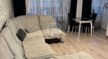Продам квартиру 3-х комнатную с общей площадью 55м2, 4/5 эт., на улице Элеваторная, г. Стерлитамак, Башкортостан респ., Россия, агентство Бюро. Фотография №1