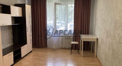 Продам квартиру 1 комнатную с общей площадью 32.8м2, 1/5 эт., на улице Бондаренко, г. Казань, Татарстан респ., Россия, агентство Арслан. Фотография №1